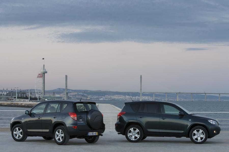  Toyota RAV4 2005 года  (фото 57 из 172)